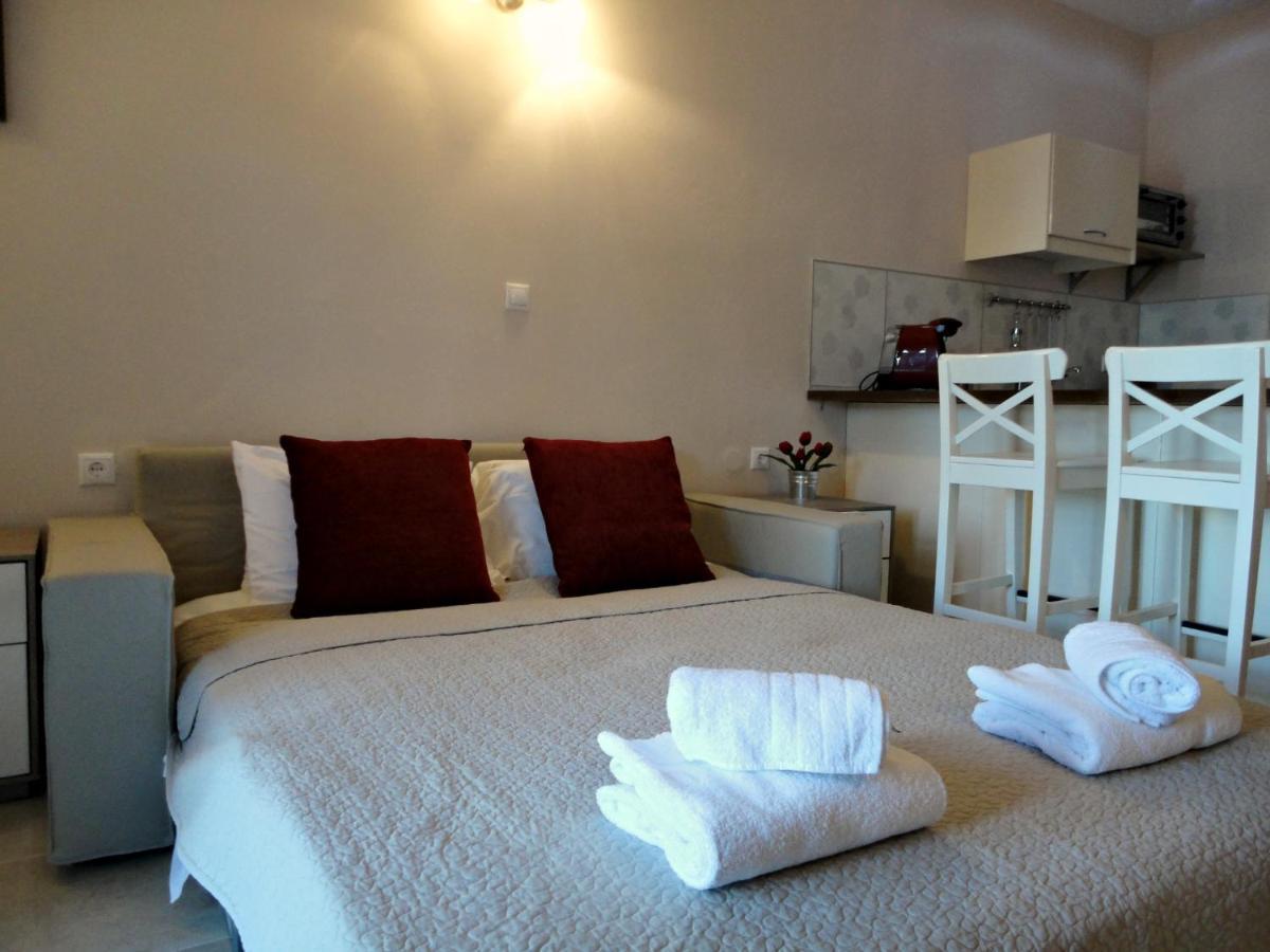 Galini Beach Studios And Penthouse Mesongí المظهر الخارجي الصورة