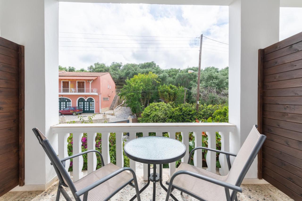 Galini Beach Studios And Penthouse Mesongí المظهر الخارجي الصورة