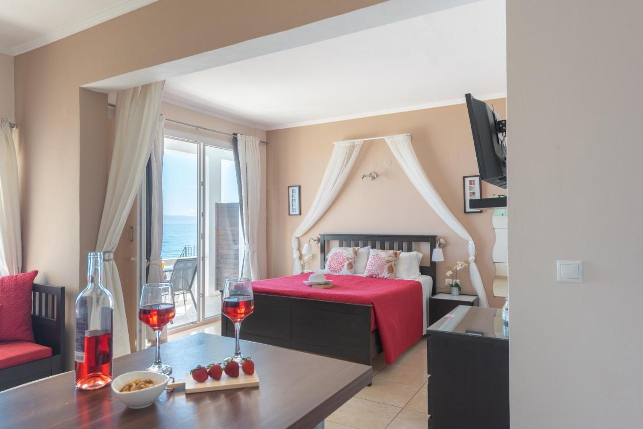 Galini Beach Studios And Penthouse Mesongí المظهر الخارجي الصورة