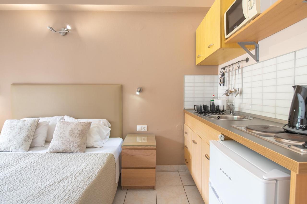 Galini Beach Studios And Penthouse Mesongí المظهر الخارجي الصورة