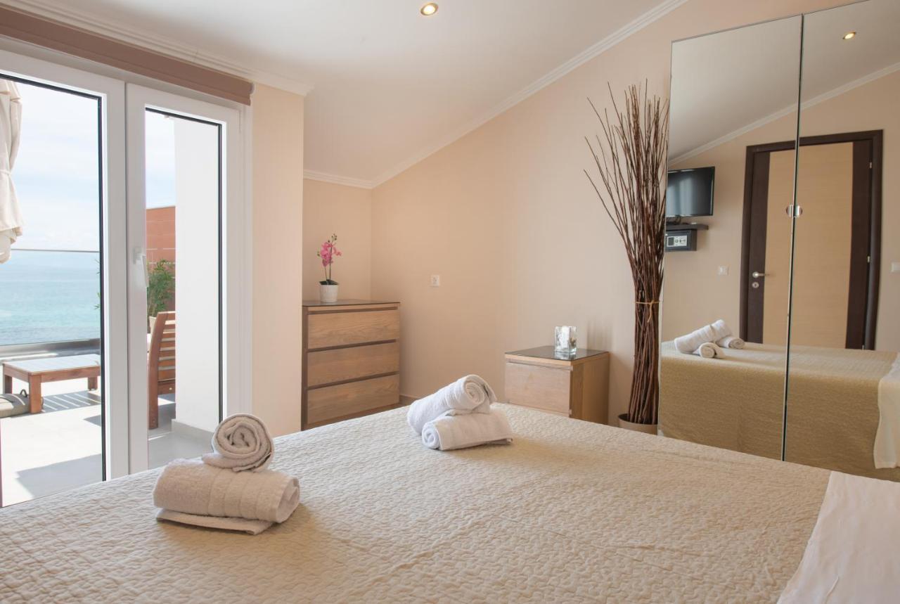 Galini Beach Studios And Penthouse Mesongí المظهر الخارجي الصورة