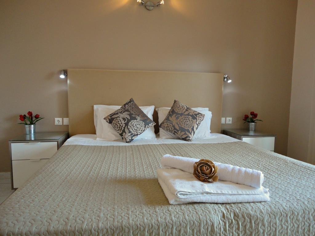 Galini Beach Studios And Penthouse Mesongí الغرفة الصورة